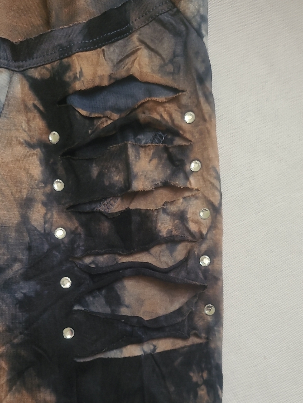 New Vocal Boho Sarah Top With Laser-cut and Rhinestone Details. XL - Picture 5 of 6